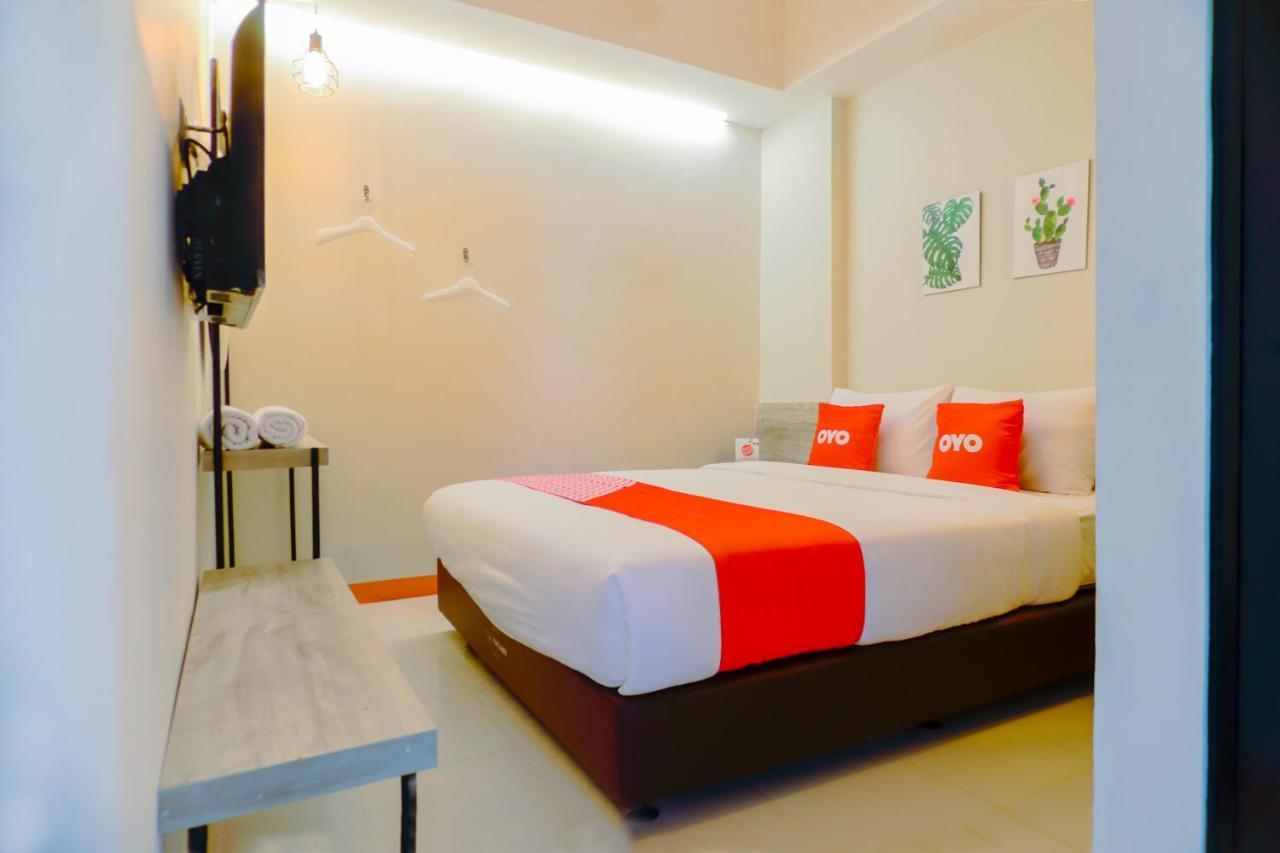 Capital O 281 Hotelo จาการ์ตา ภายนอก รูปภาพ
